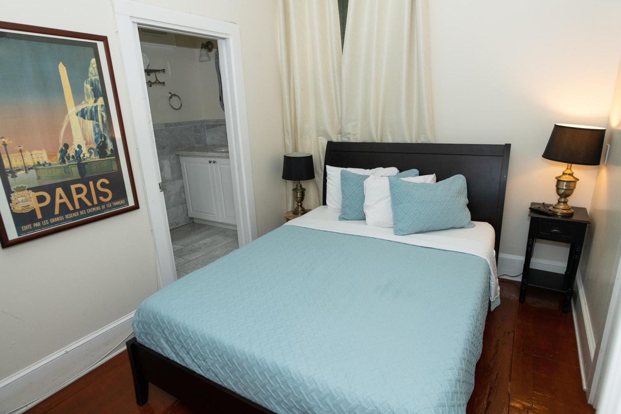 The Esplanade Guesthouse Mansion New Orleans Room photo